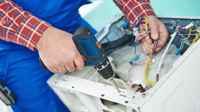 Alaşehir Daikin Daikin çamaşır makinesi kart tamiri – Su almama arızası orijinal parça ile giderildi. - Teknik servis örneği